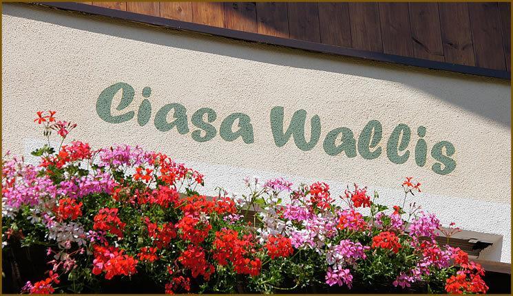 Ciasa Wallis บาเดีย ภายนอก รูปภาพ